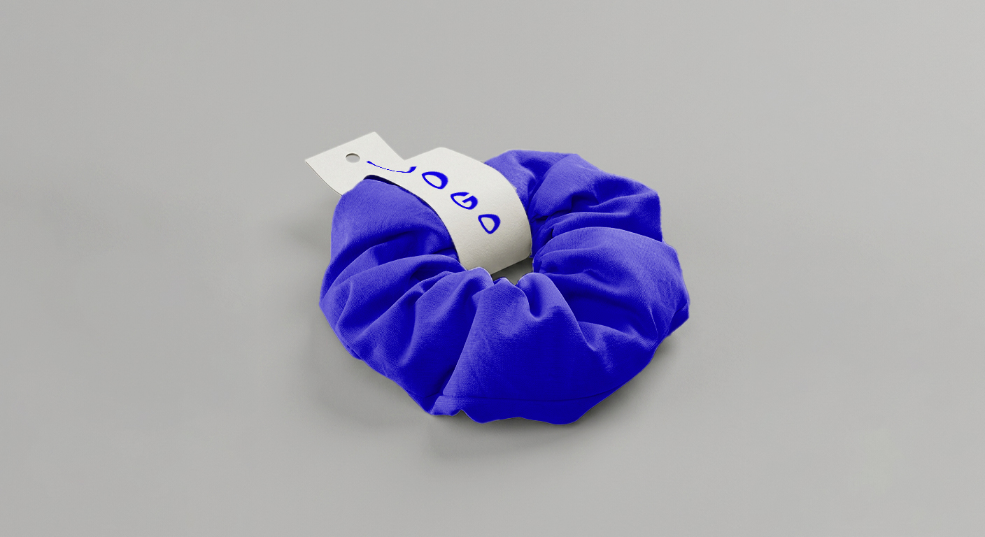 Free Scrunchie Mockup With Branding Paper Band — Product Tag View (PSD) alternate mockup preview